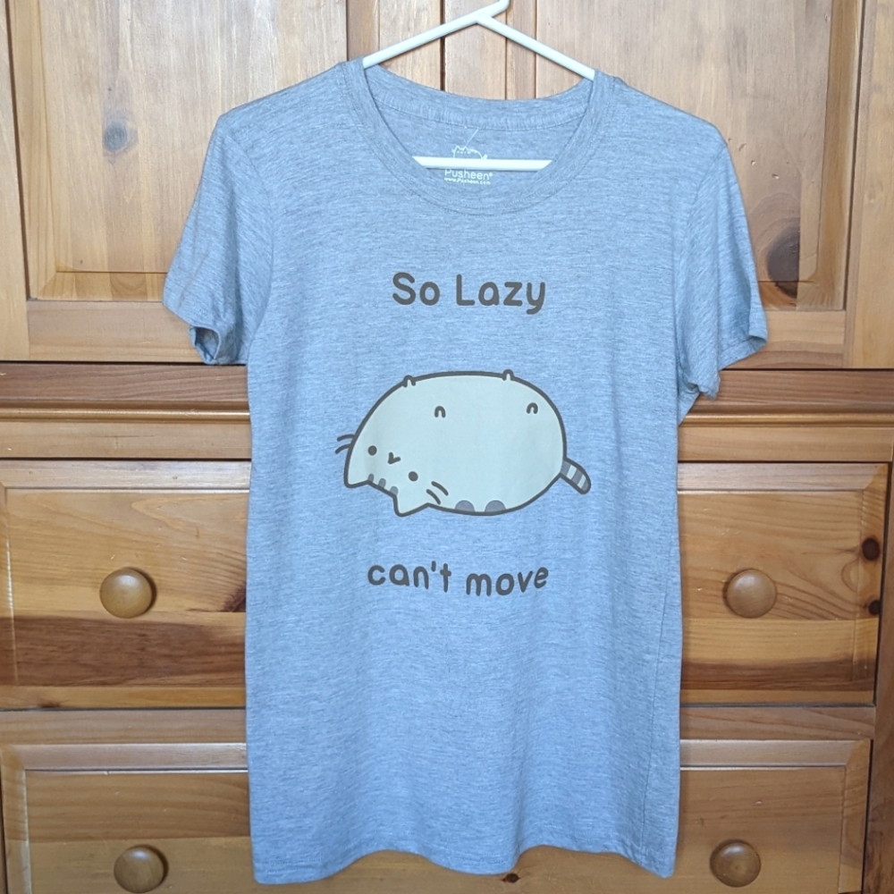 Pusheen T-shirt "so lazy, can't move" size large